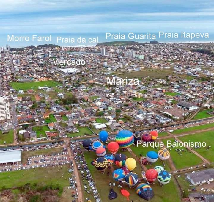 Kitnet K1 Em Torres-Rs - Na Mais Bela Praia Gaucha - Cozinha - Banheiro - Ar Condicionado - Smart Tv 32' - Wi-Fi - Anfitria Superhost No Bnb Luaran gambar