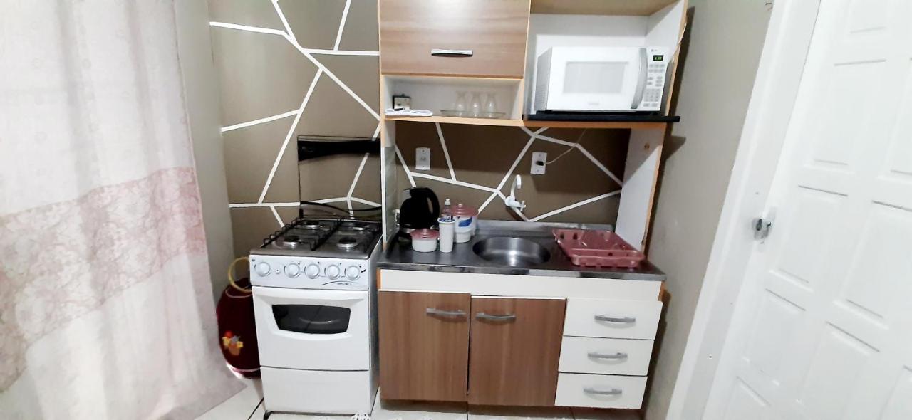 Kitnet K1 Em Torres-Rs - Na Mais Bela Praia Gaucha - Cozinha - Banheiro - Ar Condicionado - Smart Tv 32' - Wi-Fi - Anfitria Superhost No Bnb Luaran gambar