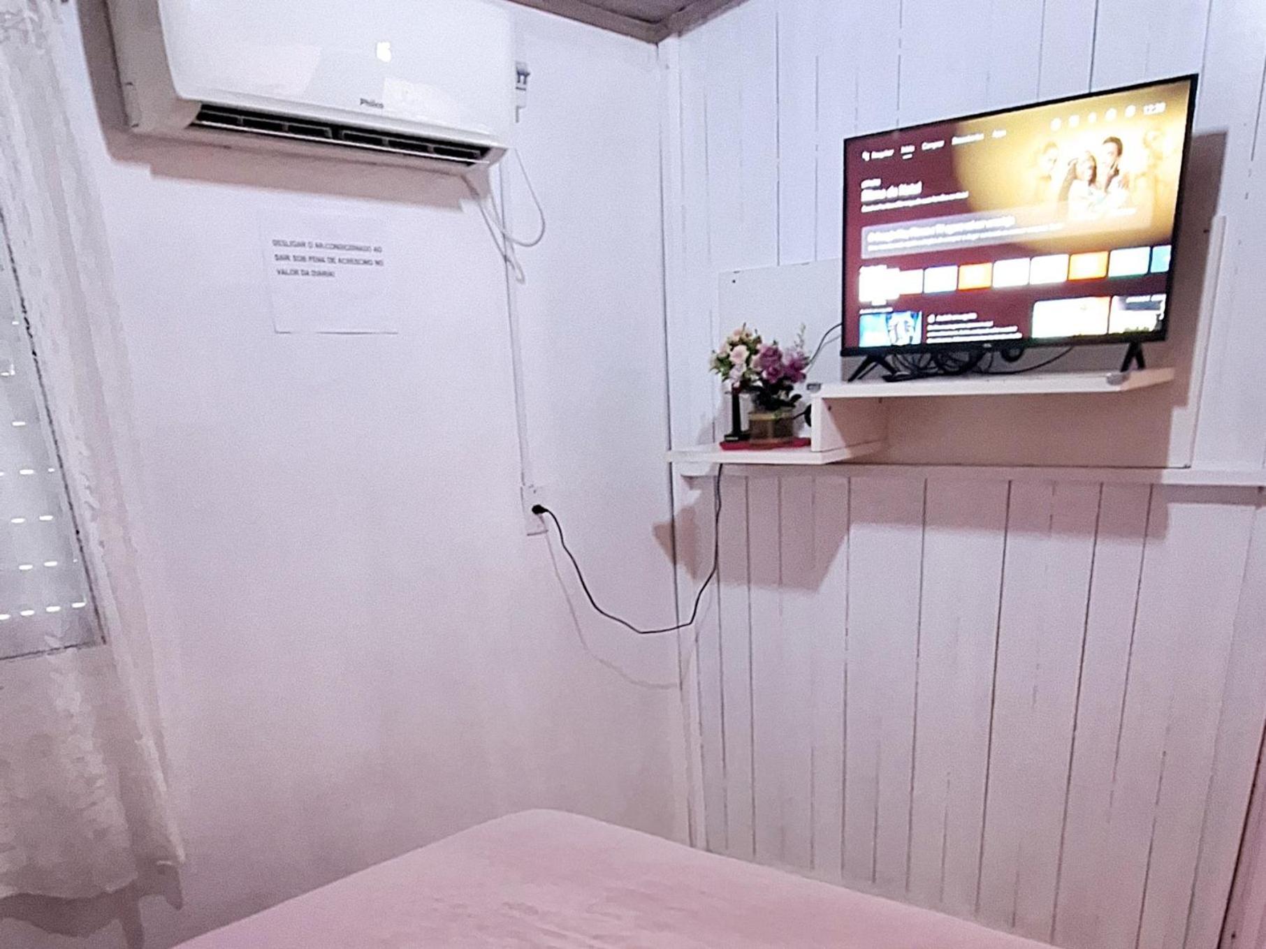 Kitnet K1 Em Torres-Rs - Na Mais Bela Praia Gaucha - Cozinha - Banheiro - Ar Condicionado - Smart Tv 32' - Wi-Fi - Anfitria Superhost No Bnb Luaran gambar